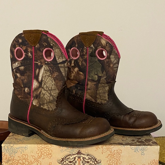 Ariat Shoes - Ariat Brown and Pink Camouflage Boots, good condition